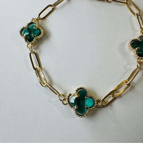 Women Brazilian Laminated God Gold and Green Modern Clover Bracelet with Defect - Picture 5 of 8